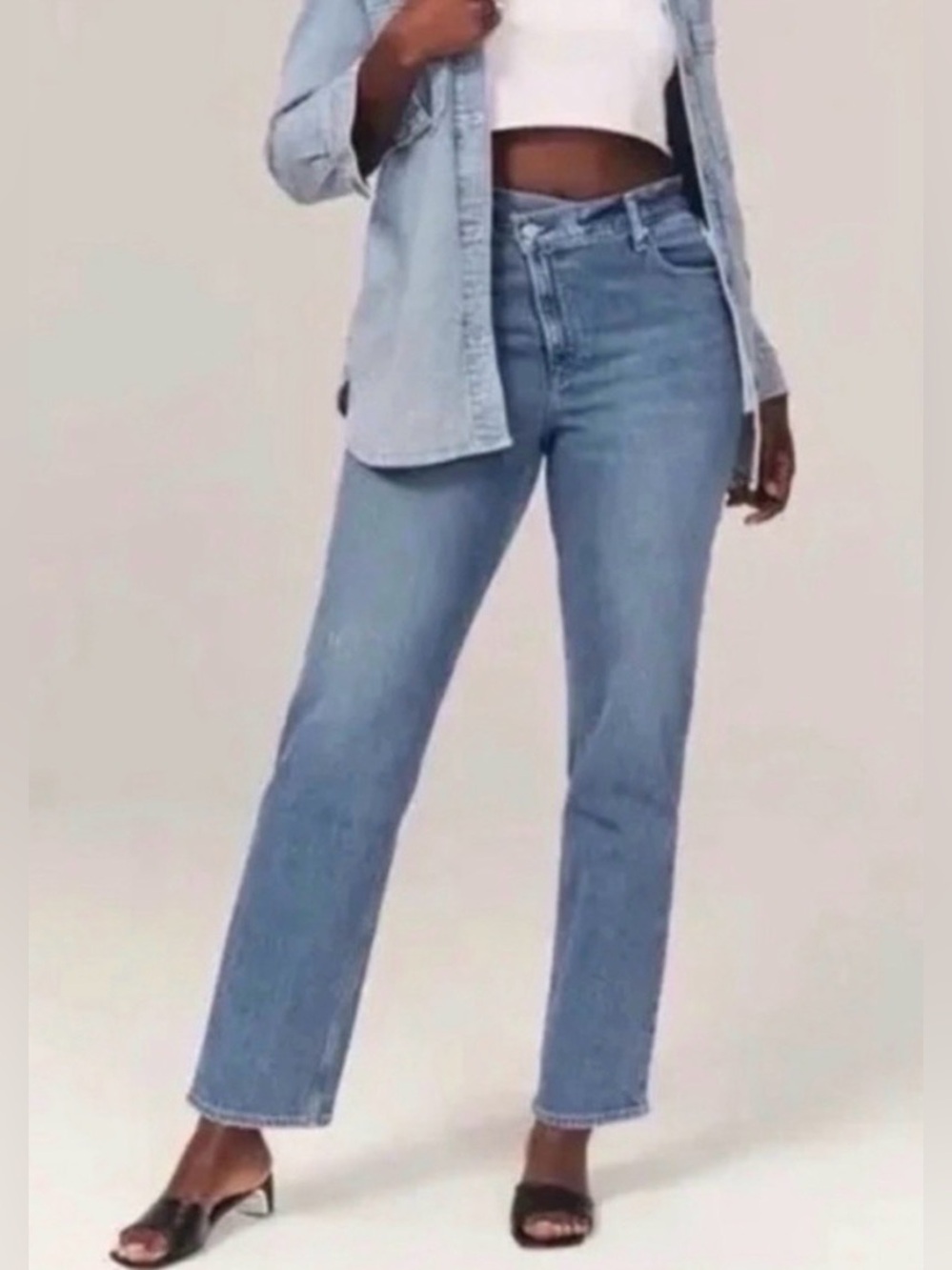 Abercrombie Curve Love ‘90s Straight Ultra High Rise Crossover Waistband